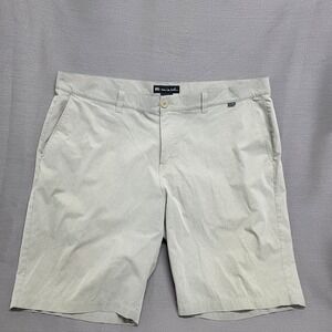 Travis Mathew Beck Men Golf Shorts Grey Khaki Size 42 Performance 9.5 Inseam